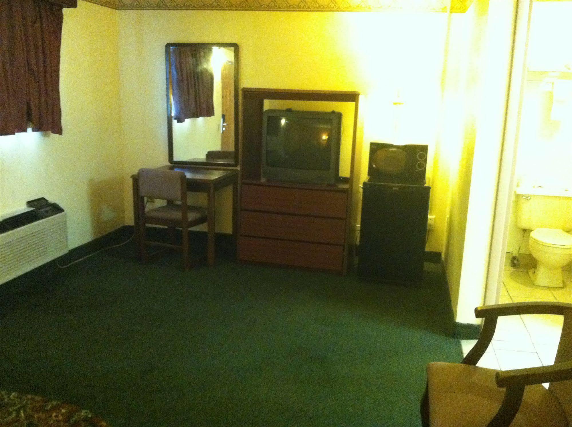 Motel 6 Calera Kültér fotó